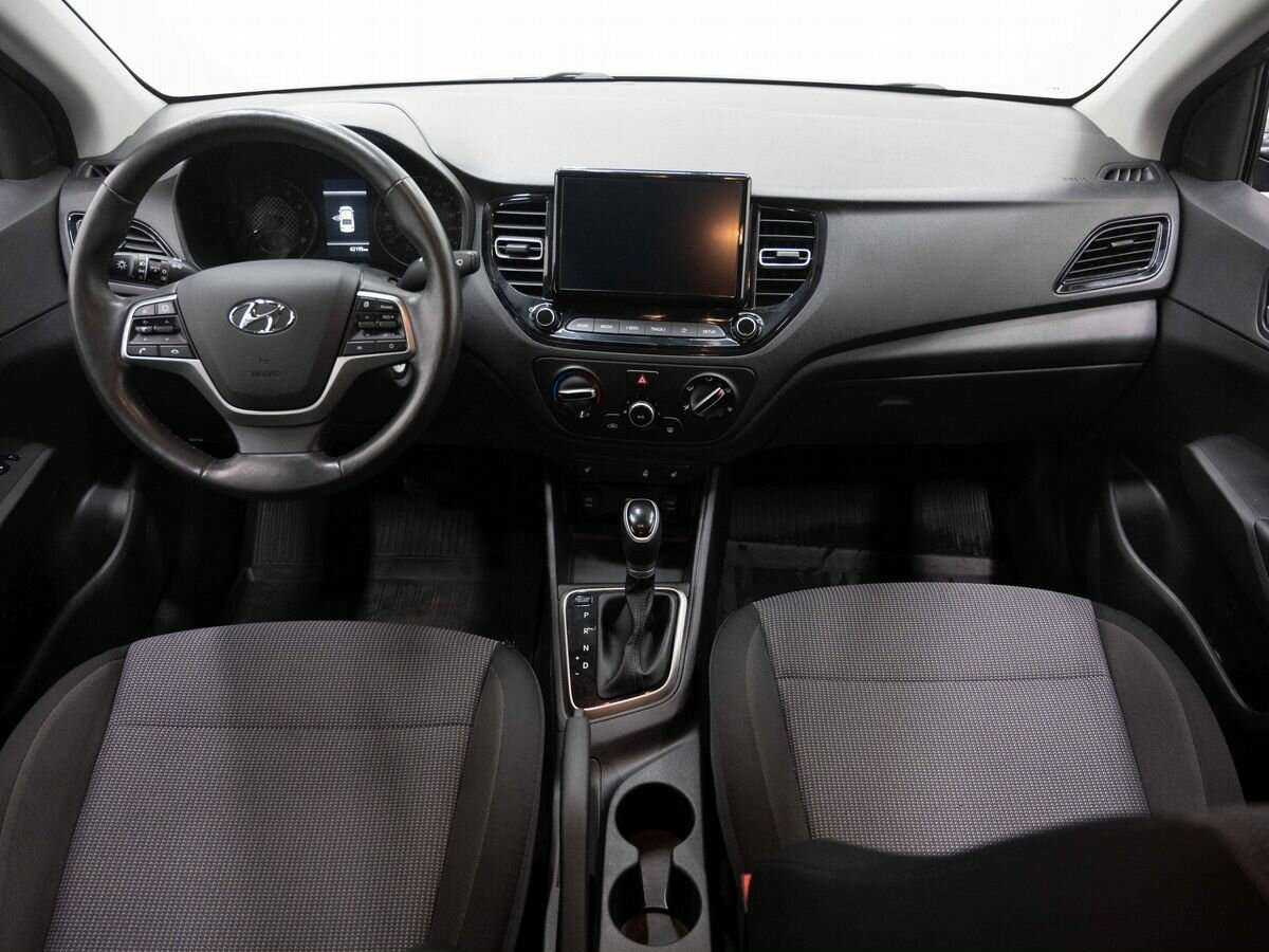 Hyundai Solaris с пробегом — 2021 год. Фото: #11