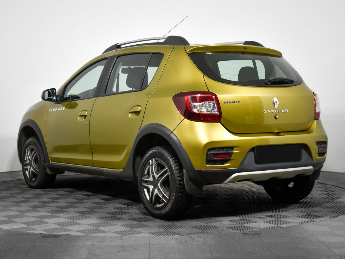 Renault Sandero с пробегом — 2017 год. Фото: #6
