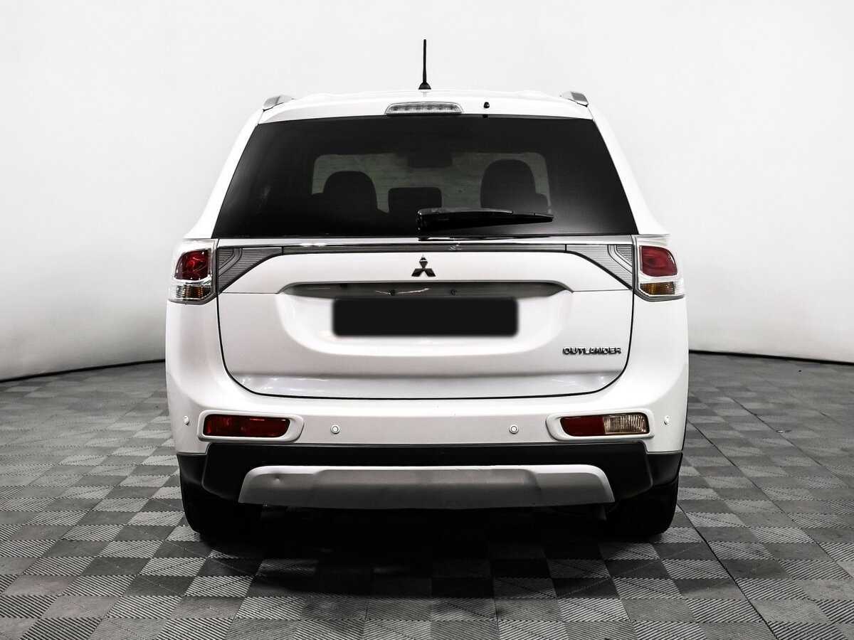 Mitsubishi Outlander с пробегом — 2015 год. Фото: #5