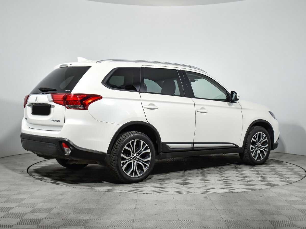 Mitsubishi Outlander с пробегом — 2018 год. Фото: #3