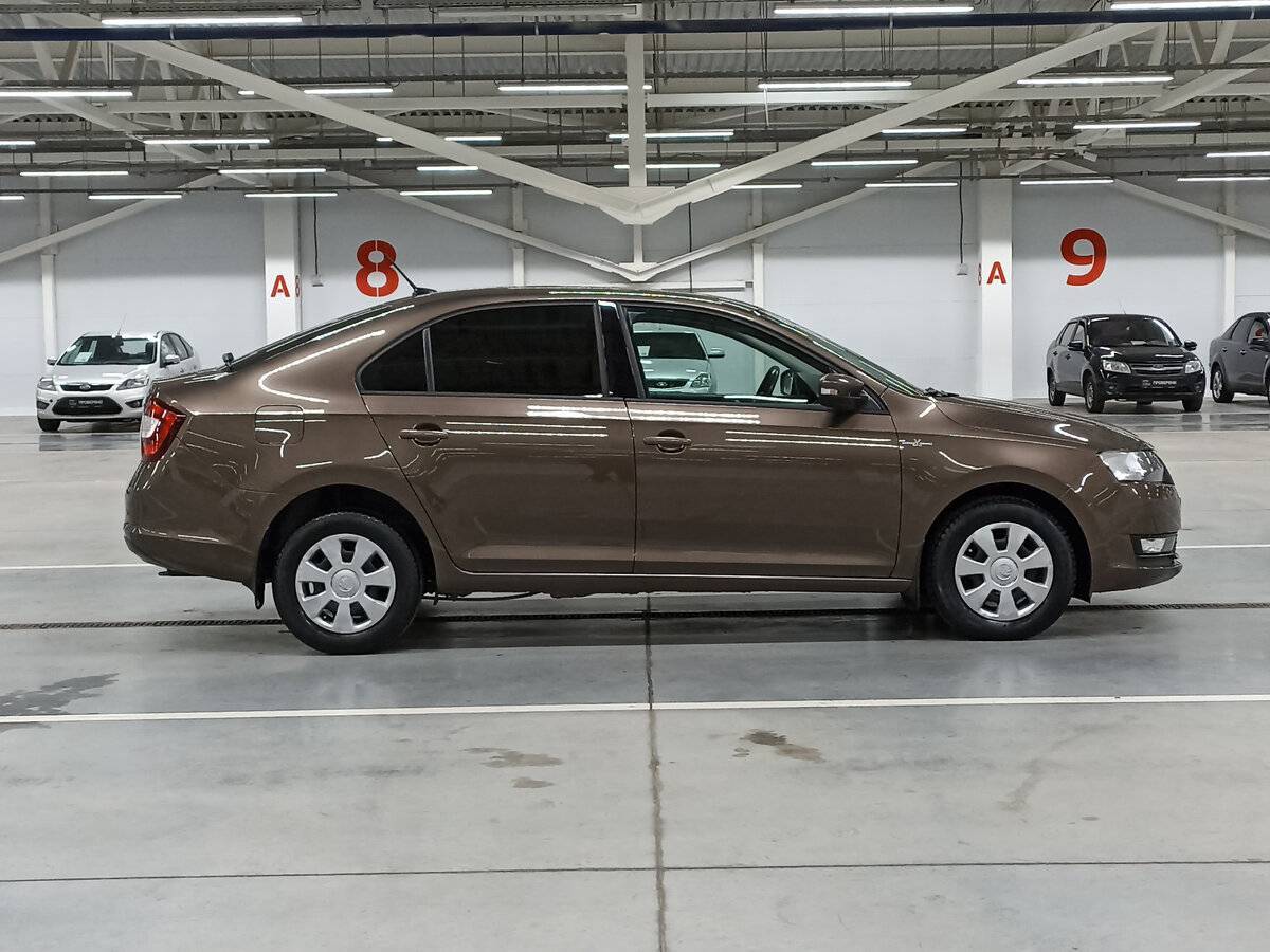 Skoda Rapid с пробегом — 2019 год. Фото: #3