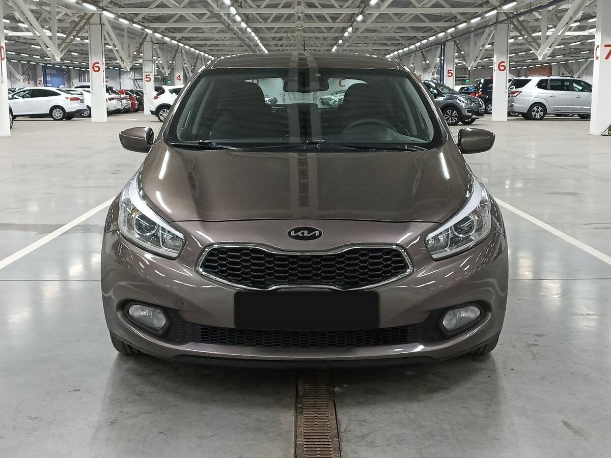 Kia Ceed с пробегом — 2013 год. Фото: #1