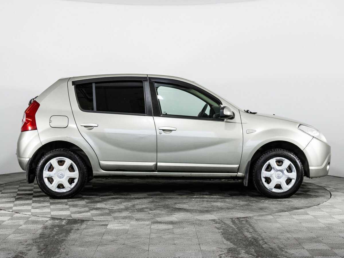 Renault Sandero с пробегом — 2014 год. Фото: #3