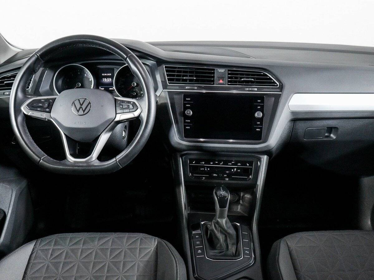 Volkswagen Tiguan с пробегом — 2021 год. Фото: #11