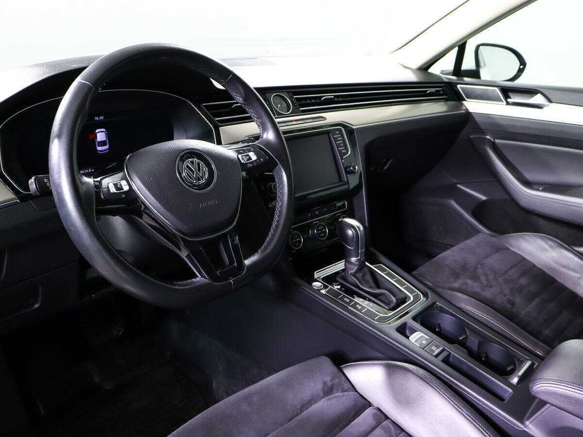 Volkswagen Passat с пробегом — 2016 год. Фото: #11