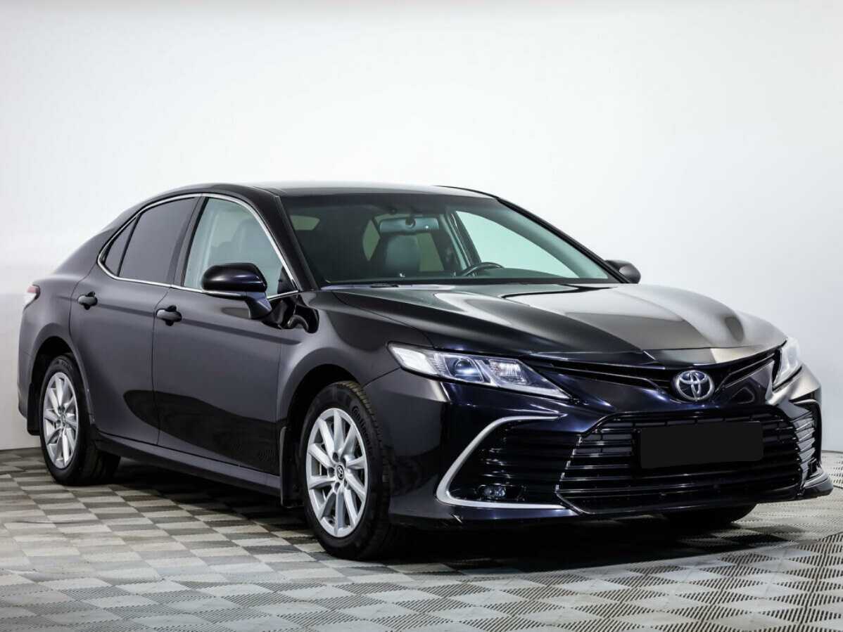 Toyota Camry с пробегом — 2021 год. Фото: #1