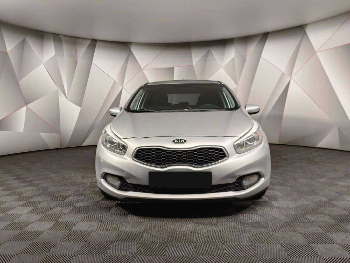 Kia Ceed с пробегом — 2013 год. Фото: #6