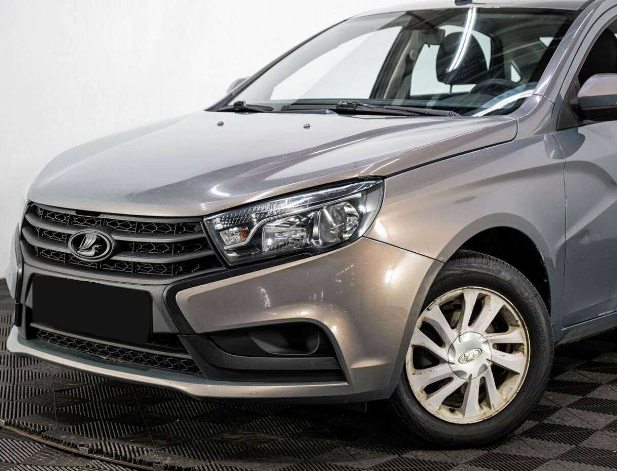 Lada (ВАЗ) Vesta с пробегом — 2015 год. Фото: #5