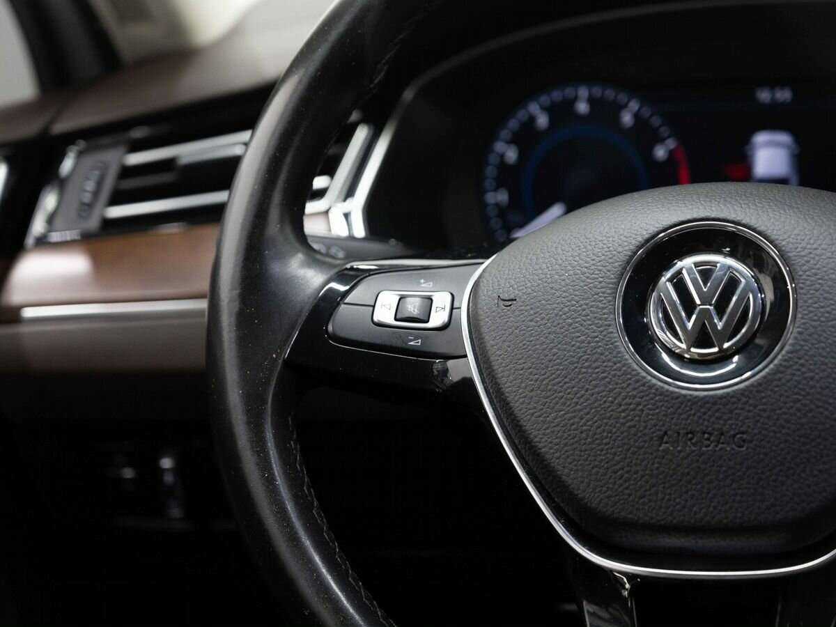 Volkswagen Passat с пробегом — 2016 год. Фото: #13