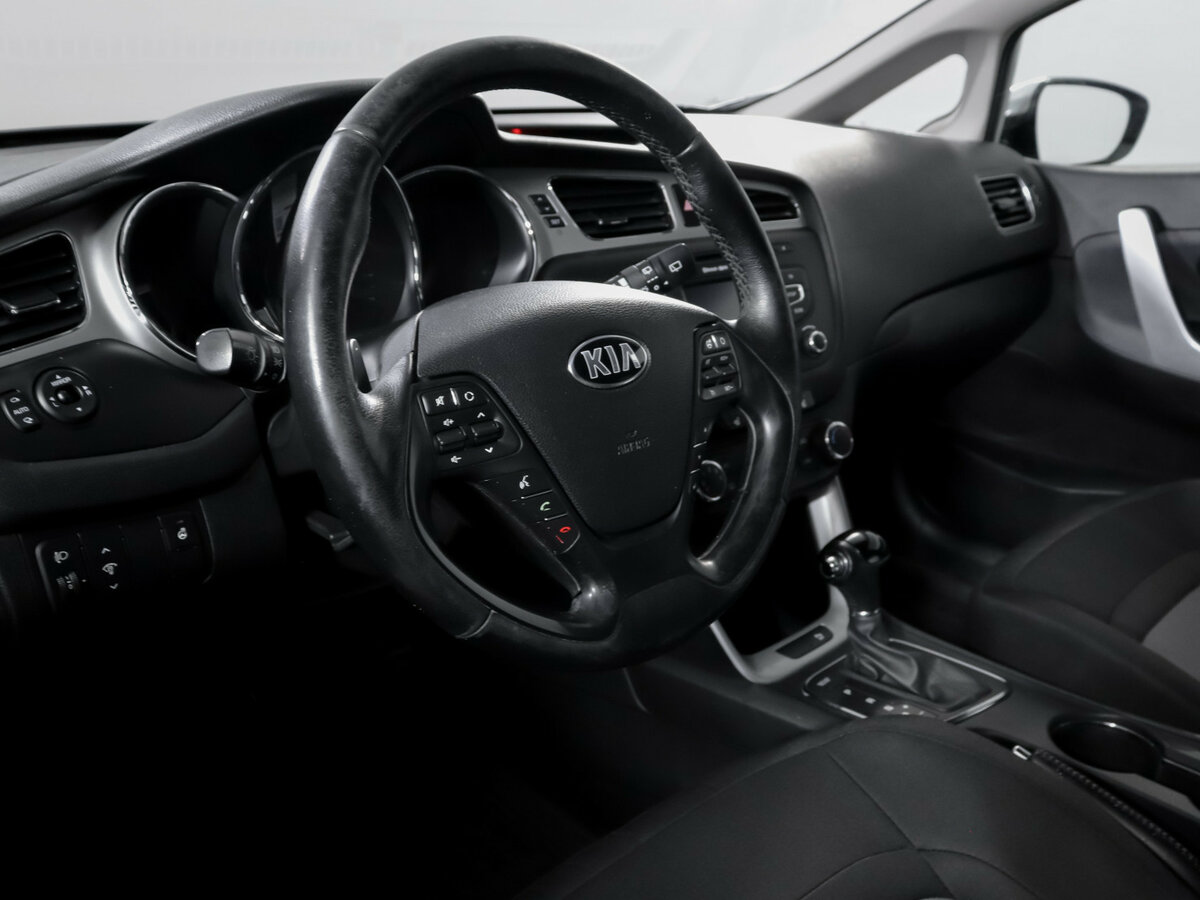Kia Ceed с пробегом — 2014 год. Фото: #10