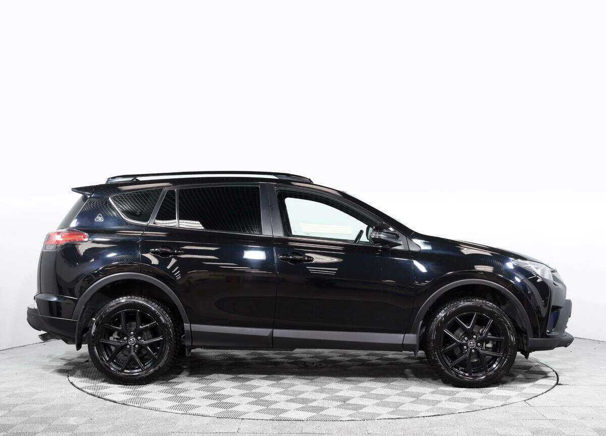 Toyota RAV4 с пробегом — 2019 год. Фото: #2
