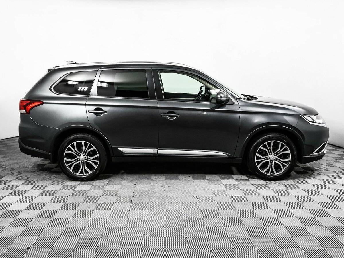 Mitsubishi Outlander с пробегом — 2018 год. Фото: #3