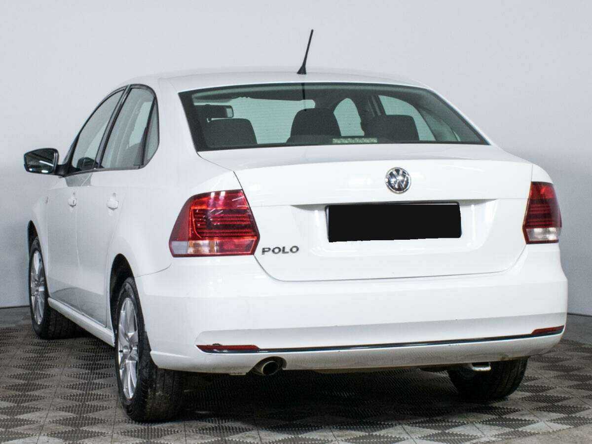 Volkswagen Polo с пробегом — 2015 год. Фото: #6