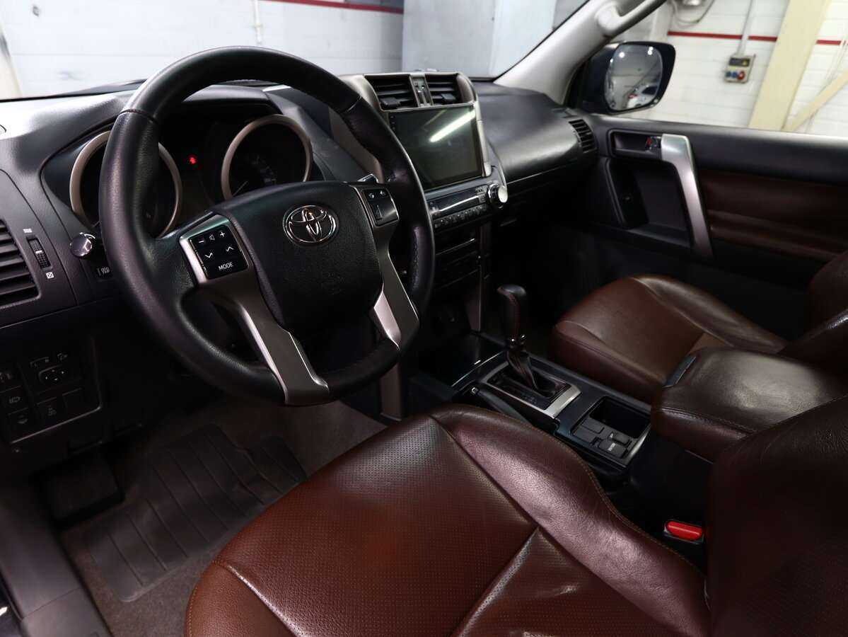 Toyota Land Cruiser Prado с пробегом — 2013 год. Фото: #6