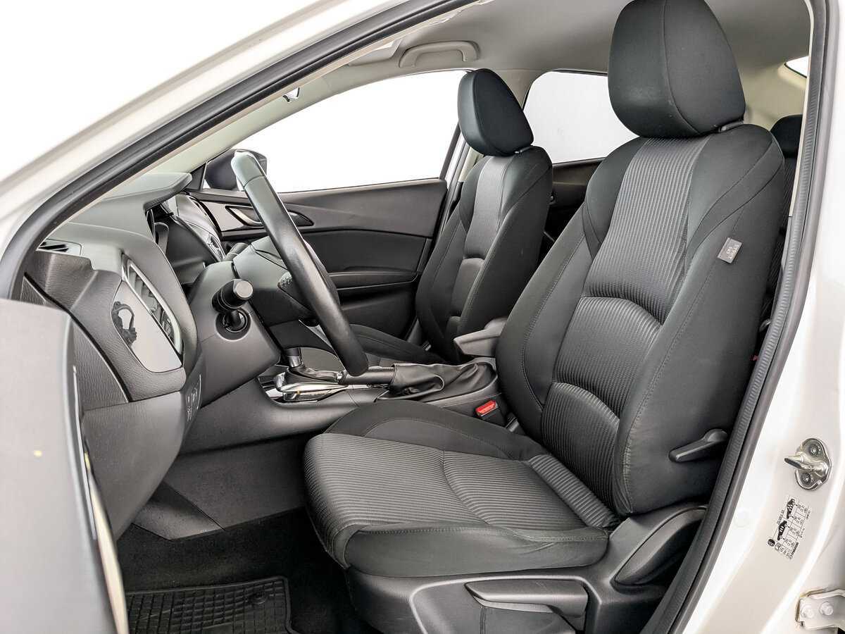 Mazda 3 с пробегом — 2015 год. Фото: #19