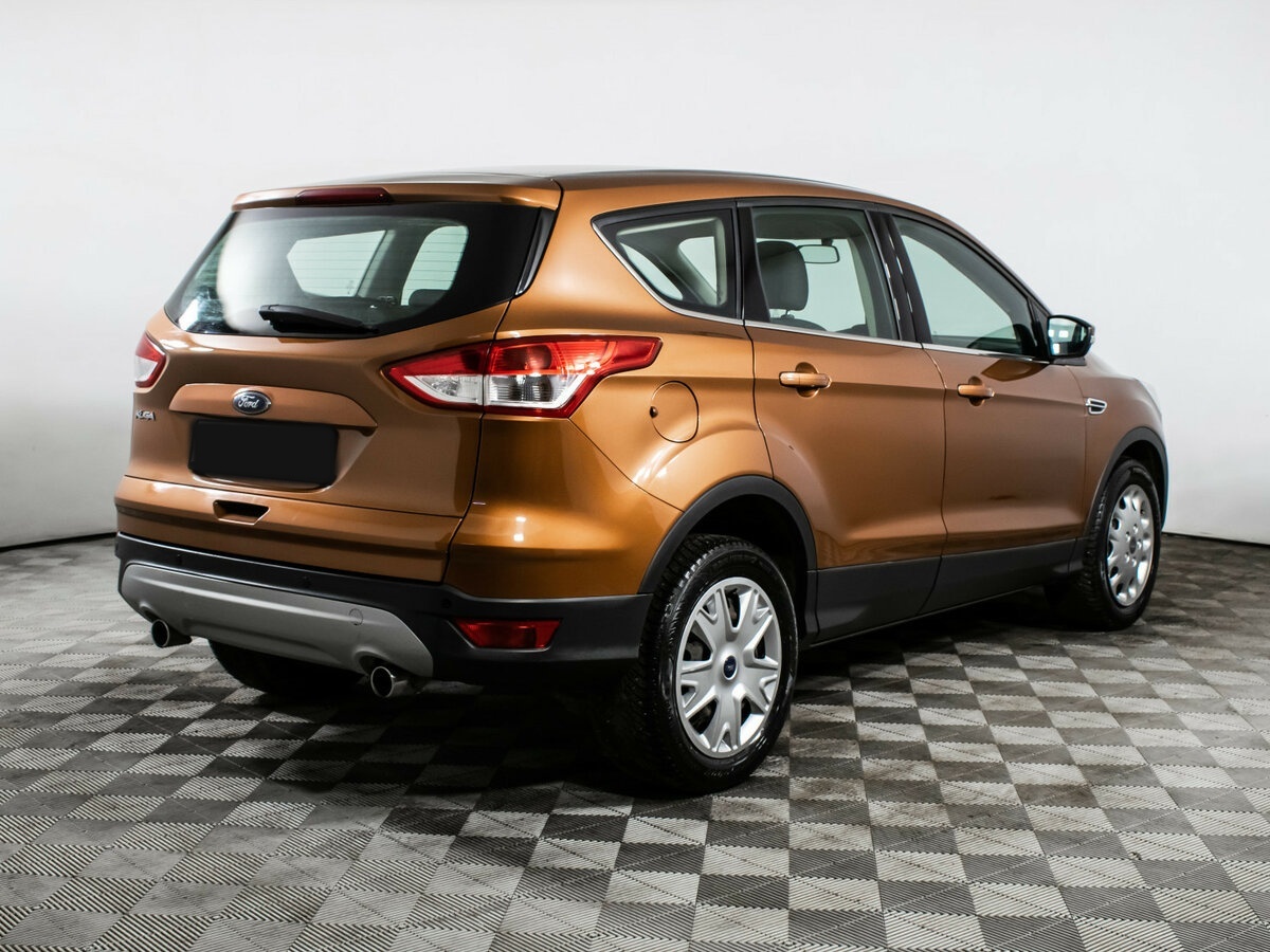 Ford Kuga с пробегом — 2015 год. Фото: #4