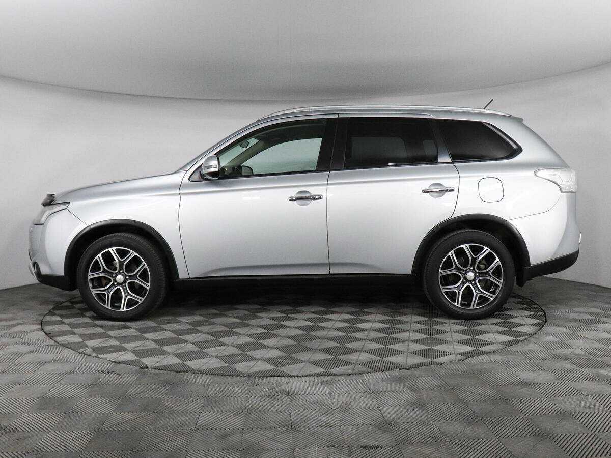 Mitsubishi Outlander с пробегом — 2014 год. Фото: #7