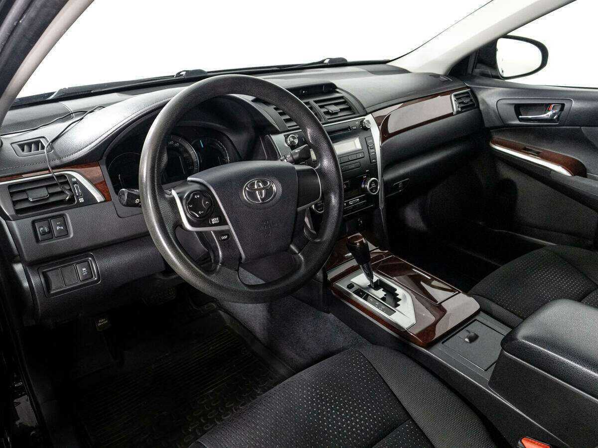 Toyota Camry с пробегом — 2012 год. Фото: #8