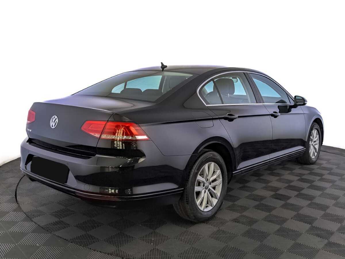 Volkswagen Passat с пробегом — 2018 год. Фото: #4