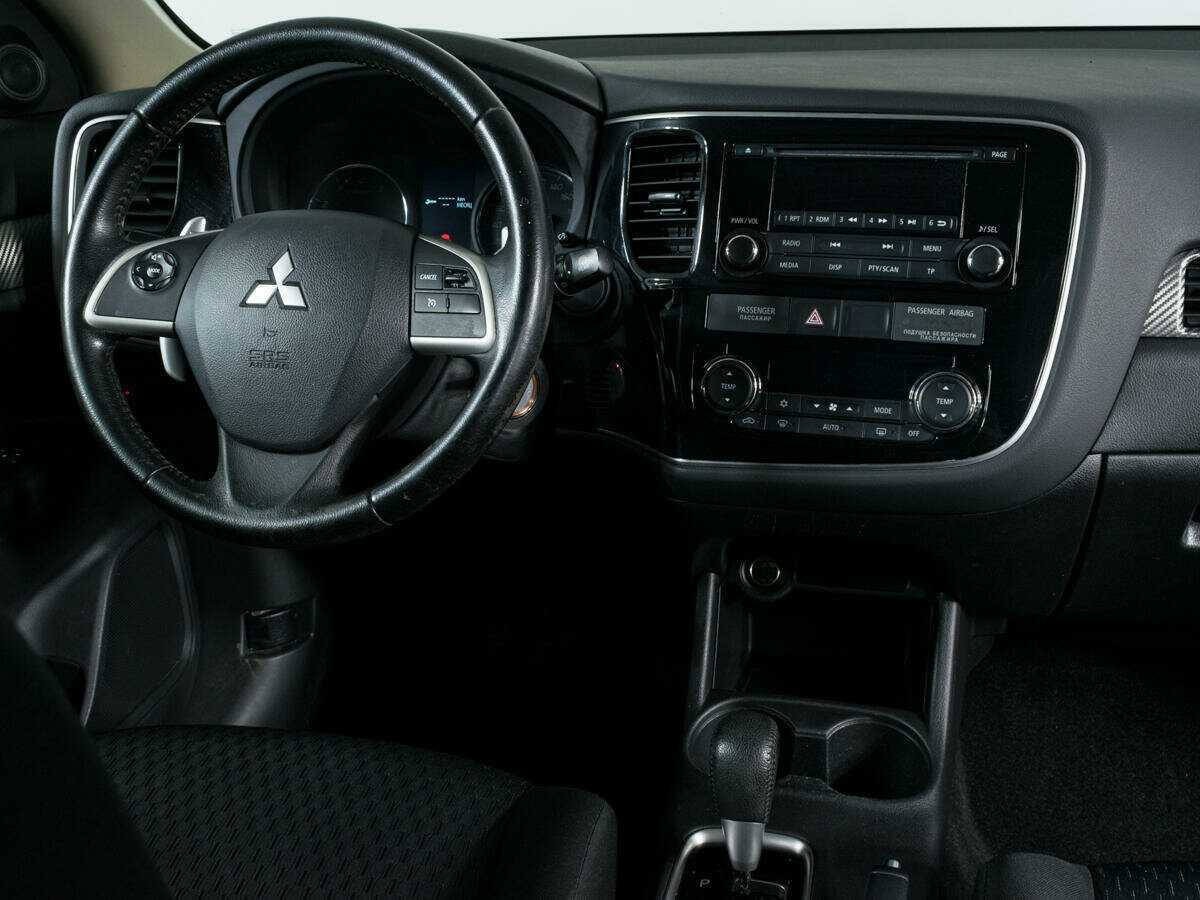 Mitsubishi Outlander с пробегом — 2012 год. Фото: #11