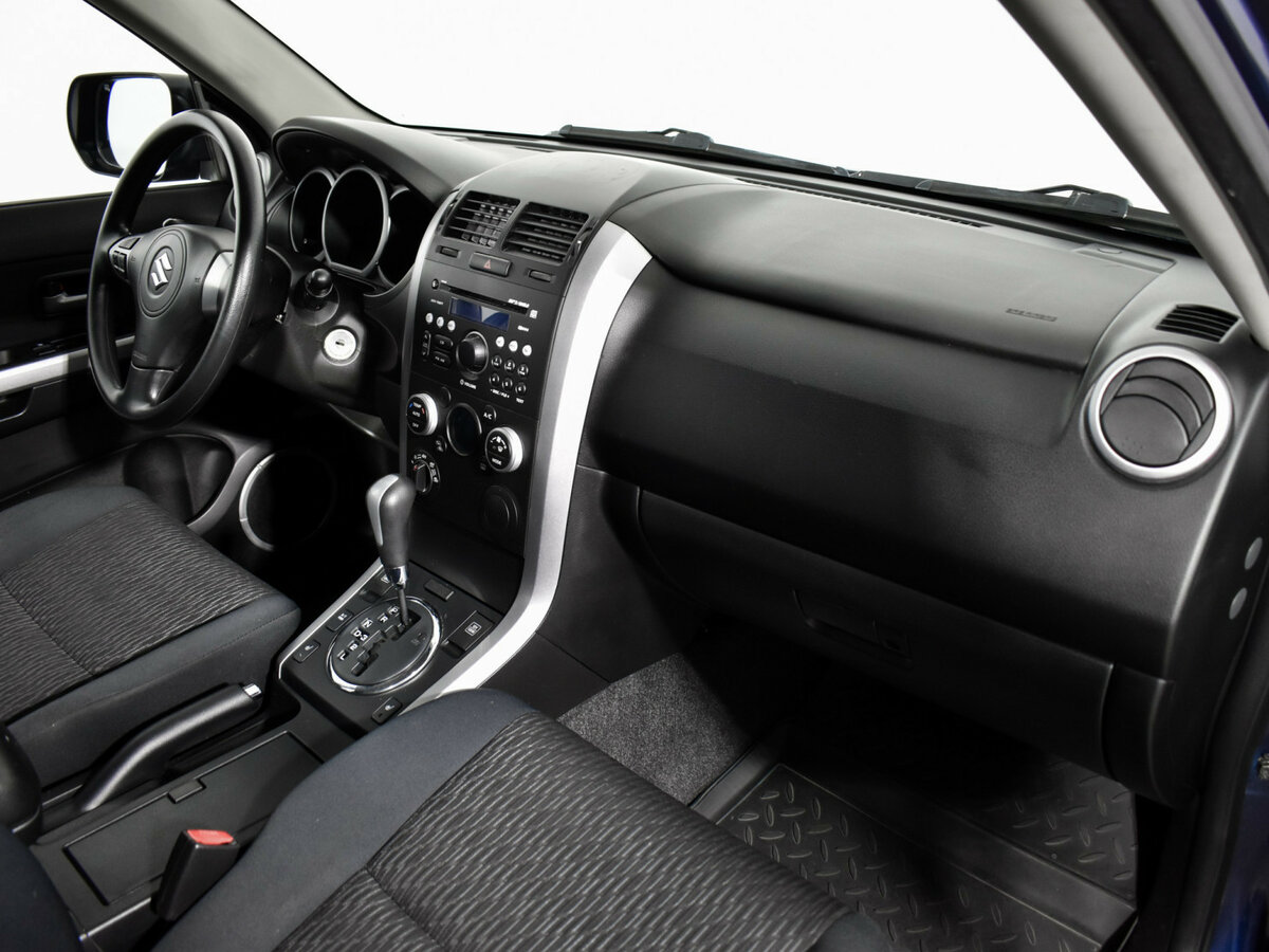 Suzuki Grand Vitara с пробегом — 2014 год. Фото: #11