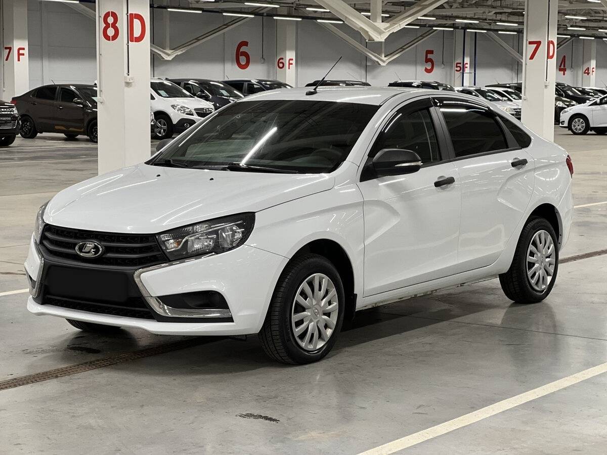 Lada (ВАЗ) Vesta с пробегом — 2018 год. Посмотреть фото