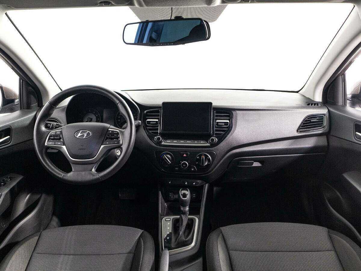 Hyundai Solaris с пробегом — 2021 год. Фото: #12