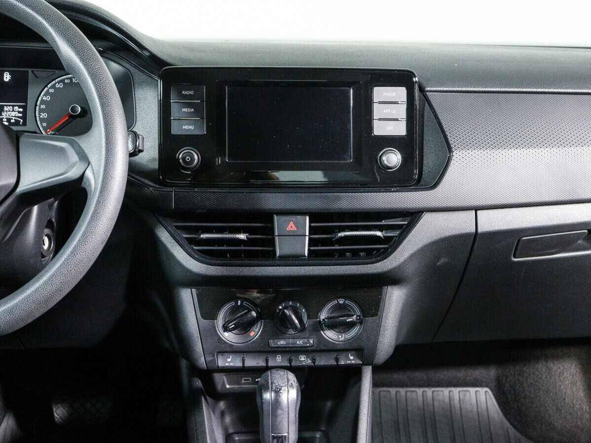 Volkswagen Polo с пробегом — 2020 год. Фото: #12