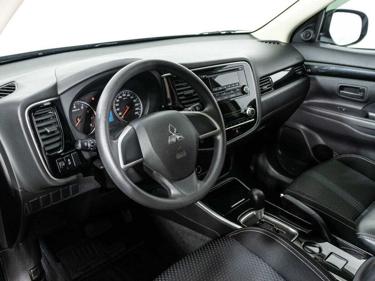 Mitsubishi Outlander с пробегом — 2021 год. Фото: #10