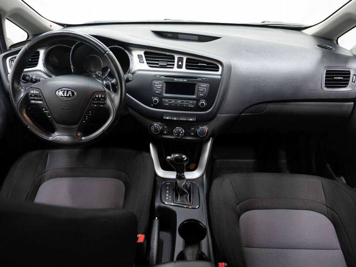 Kia Ceed с пробегом — 2014 год. Фото: #11
