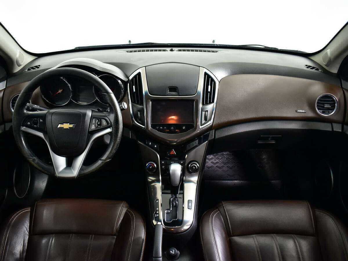 Chevrolet Cruze с пробегом — 2013 год. Фото: #11