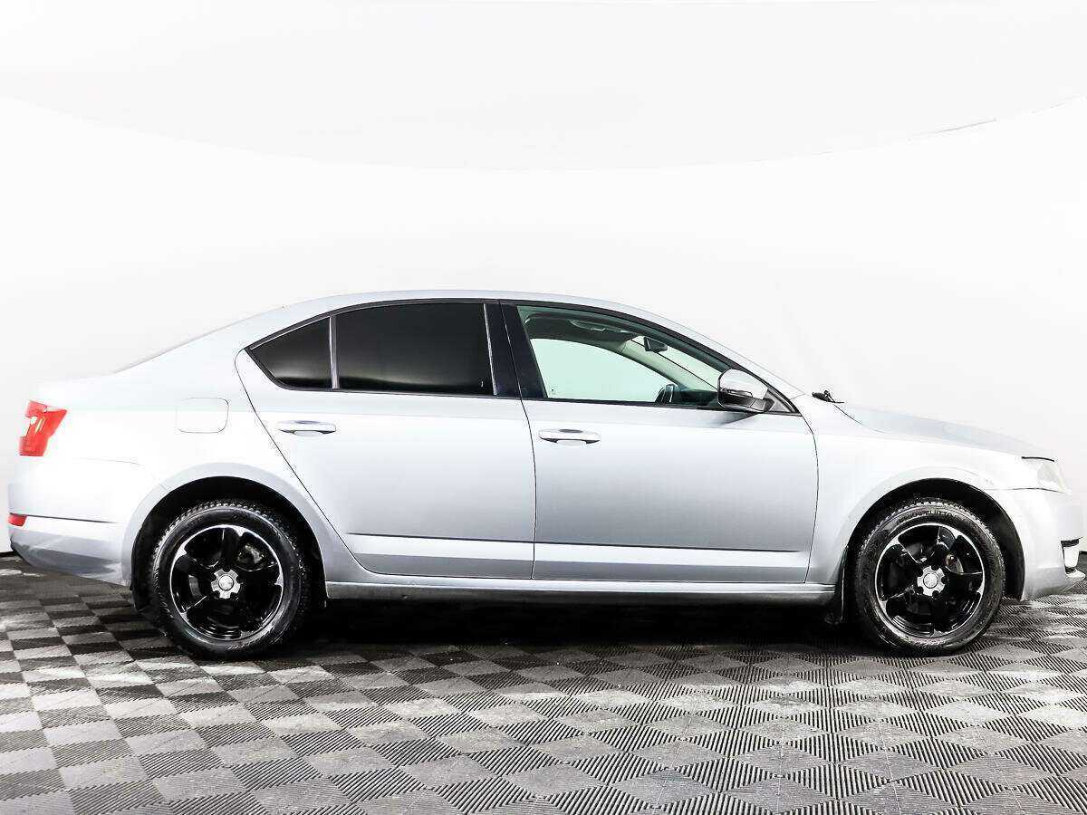 Skoda Octavia с пробегом — 2015 год. Фото: #3