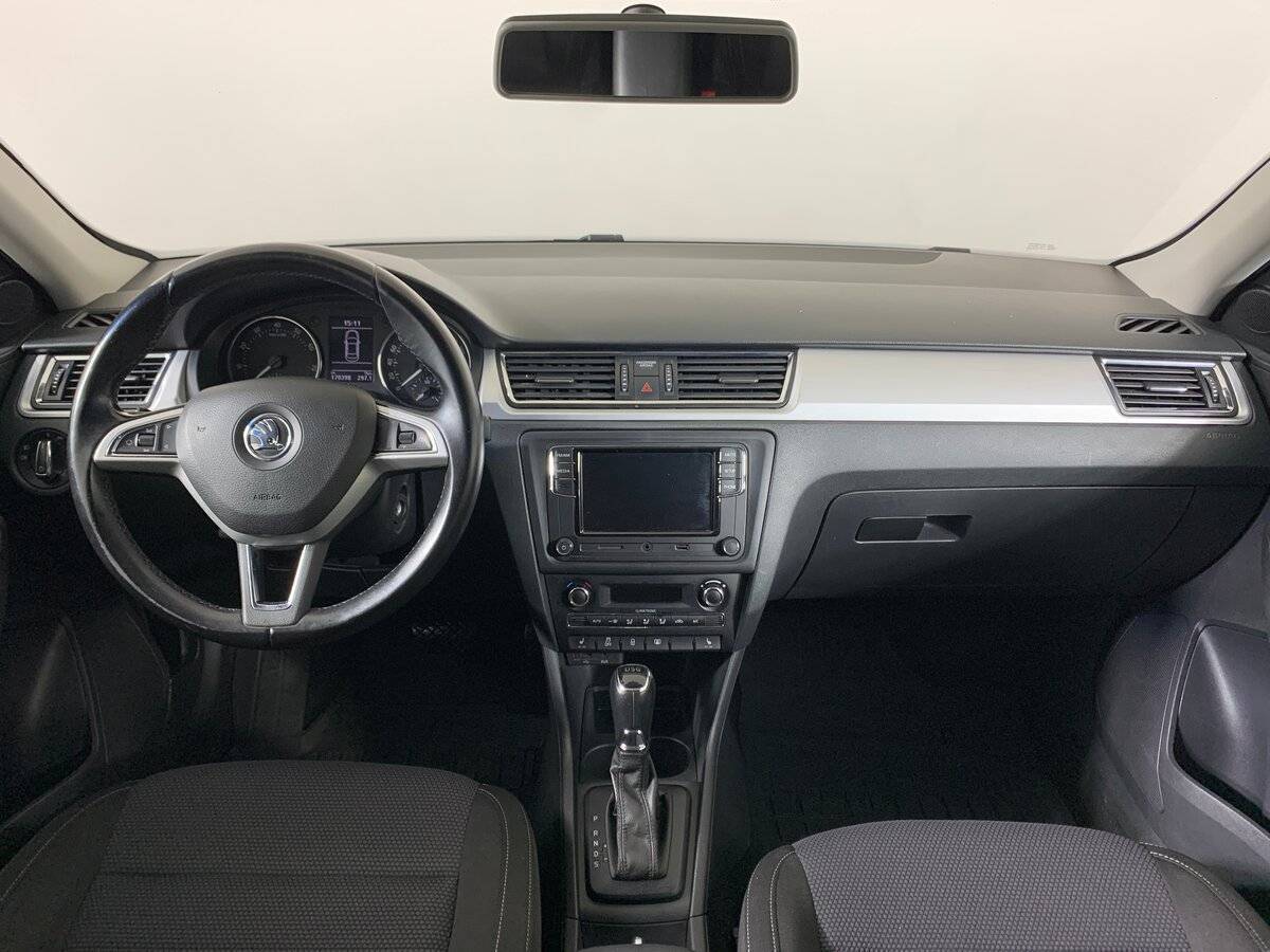 Skoda Rapid с пробегом — 2015 год. Фото: #11
