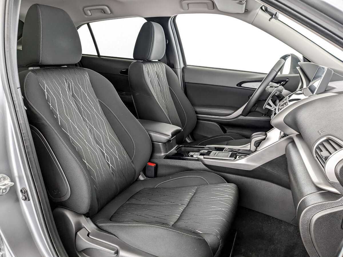 Mitsubishi Eclipse Cross с пробегом — 2019 год. Фото: #19