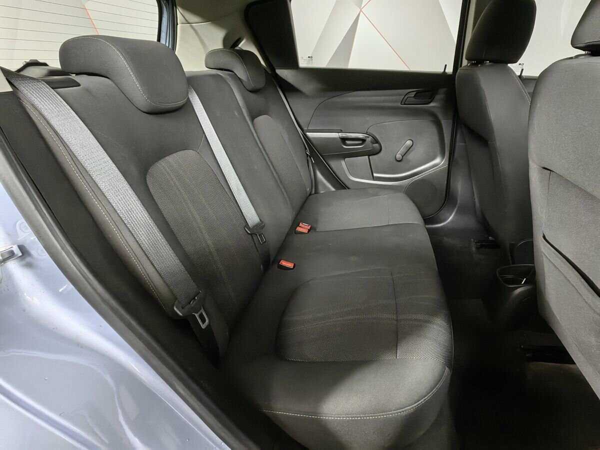 Chevrolet Aveo с пробегом — 2012 год. Фото: #11