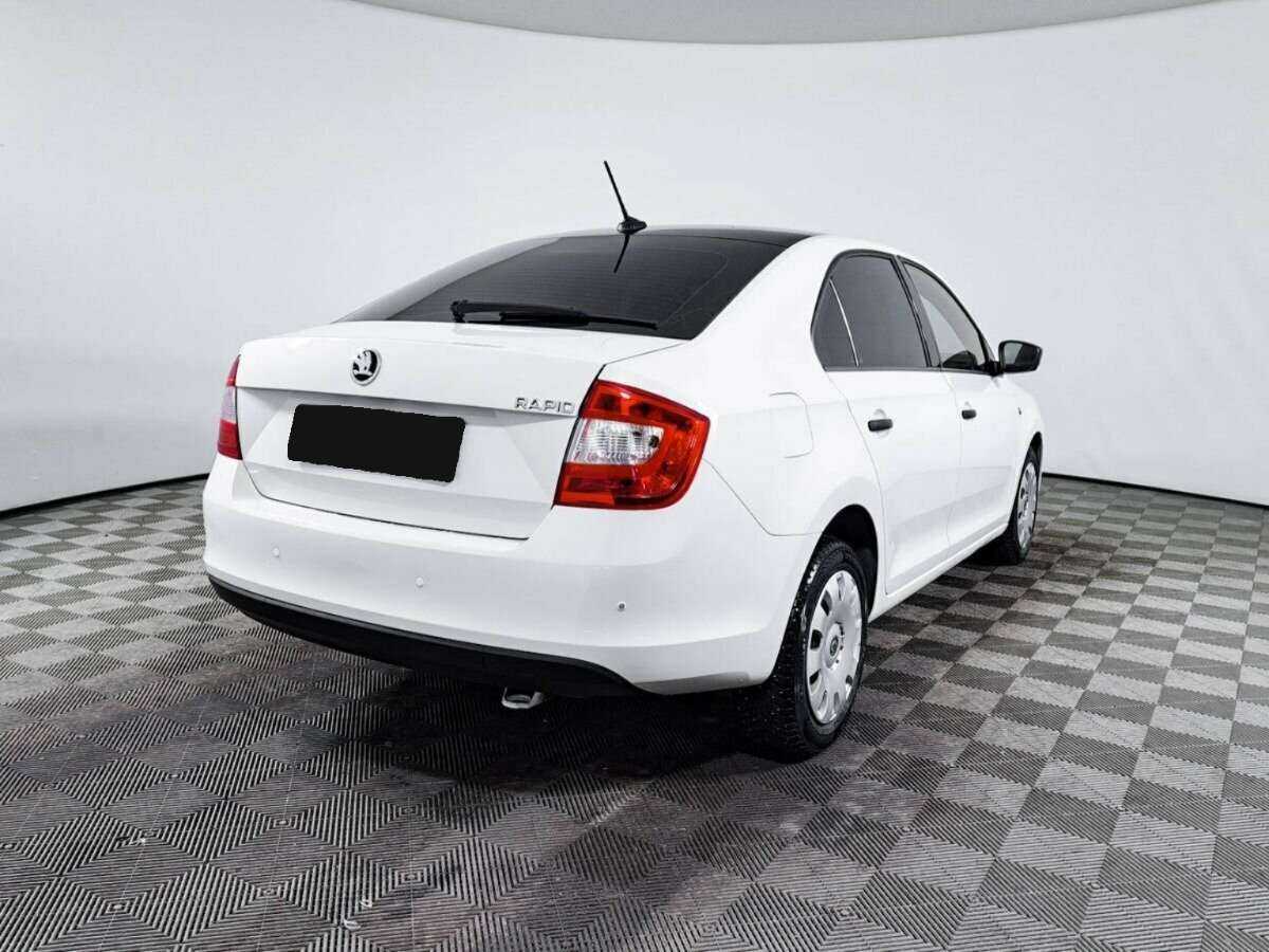 Skoda Rapid с пробегом — 2017 год. Фото: #4