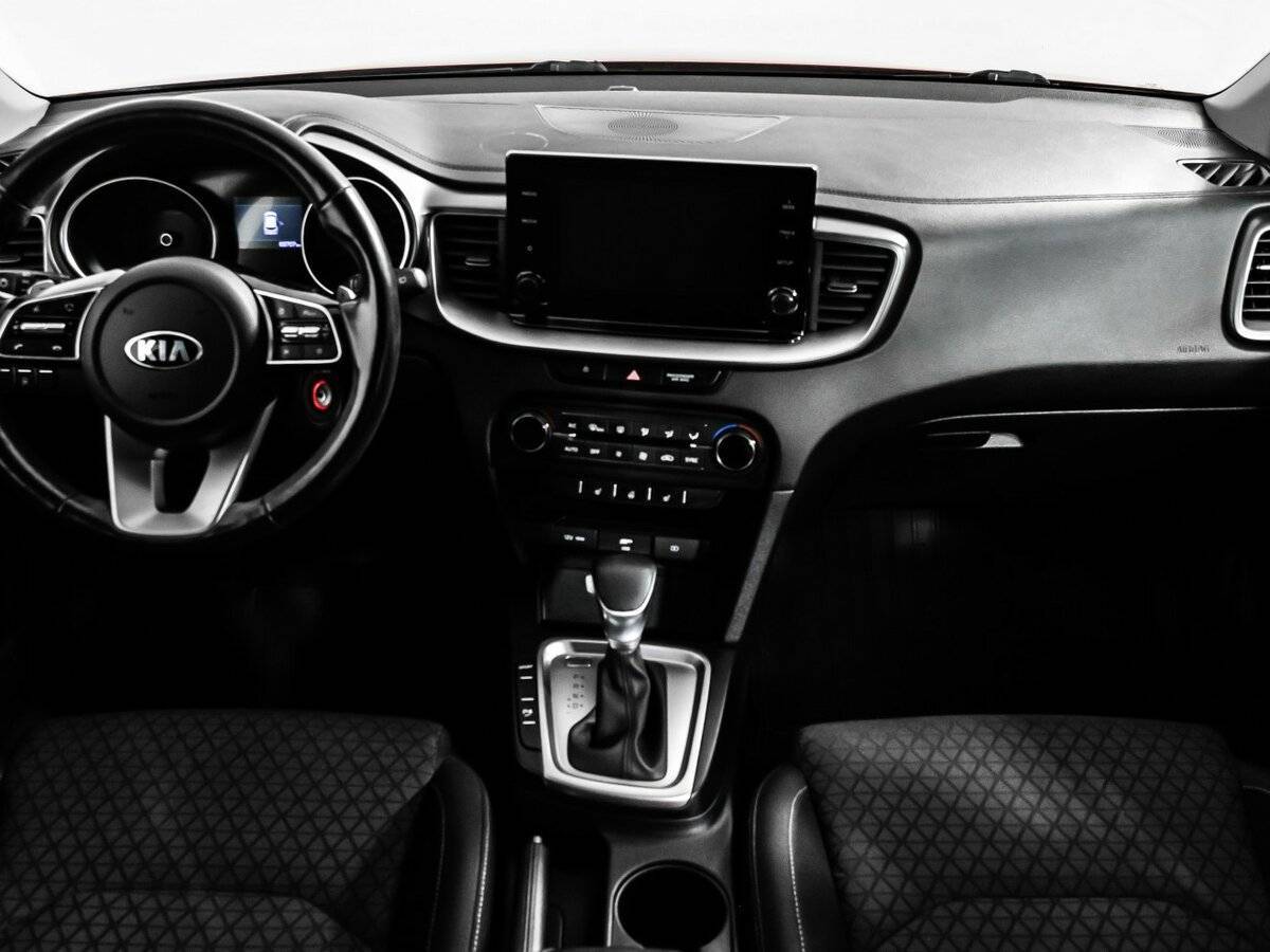 Kia Ceed с пробегом — 2020 год. Фото: #10