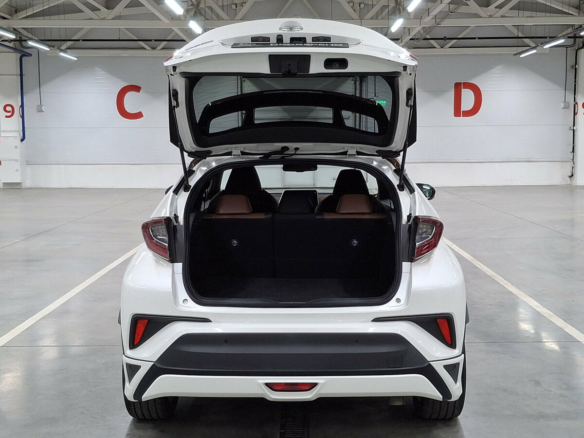 Toyota C-HR с пробегом — 2019 год. Фото: #9