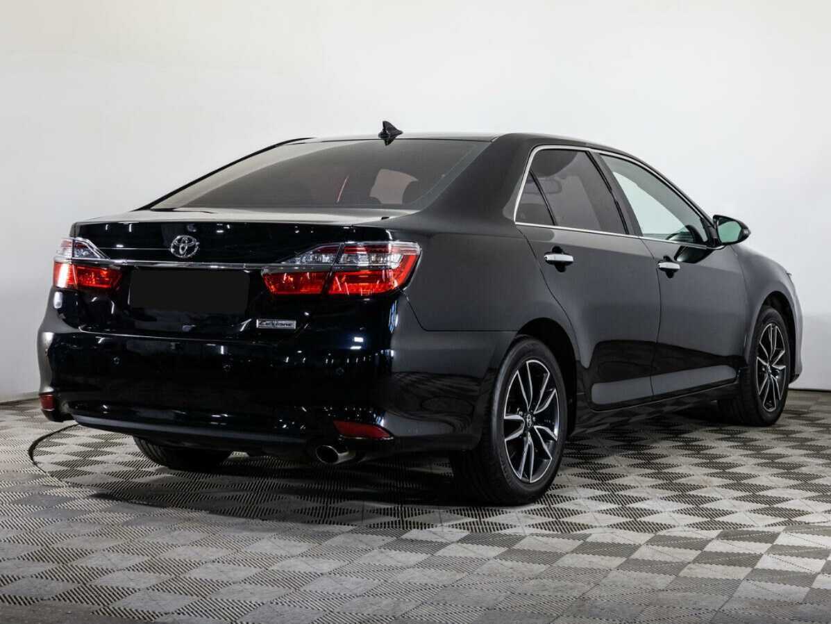 Toyota Camry с пробегом — 2017 год. Фото: #4