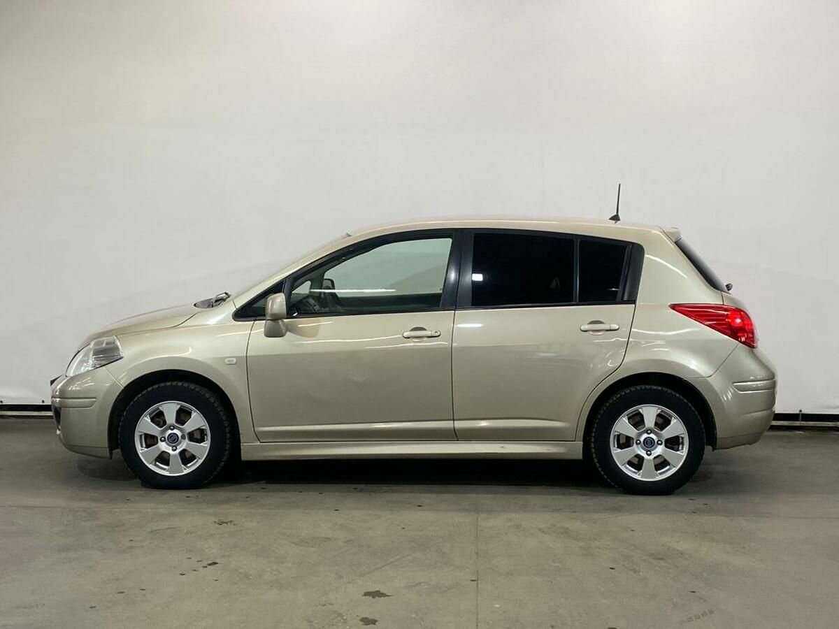Nissan Tiida с пробегом — 2013 год. Фото: #7