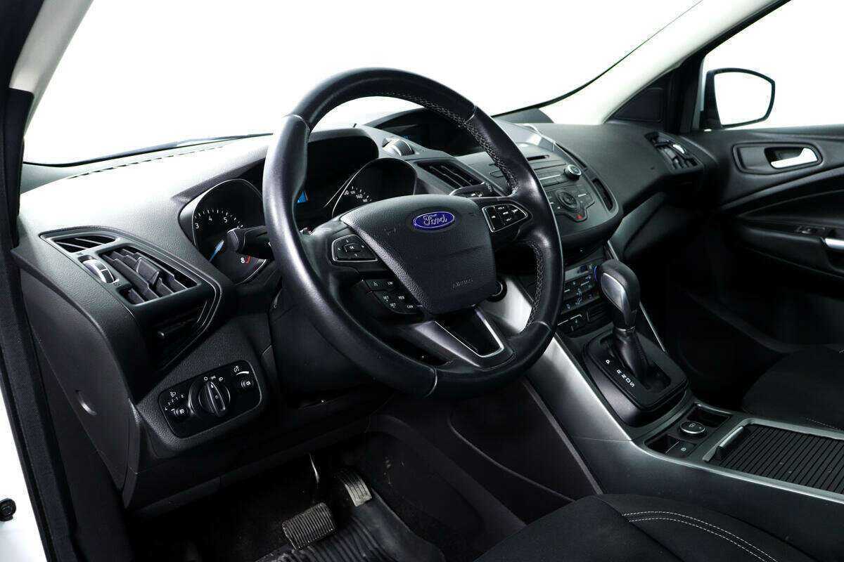 Ford Kuga с пробегом — 2018 год. Фото: #12