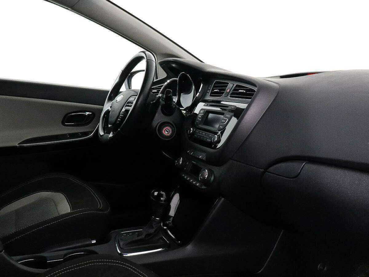 Kia Ceed с пробегом — 2015 год. Фото: #6