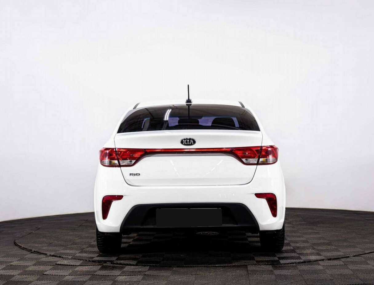 Kia Rio с пробегом — 2018 год. Фото: #4