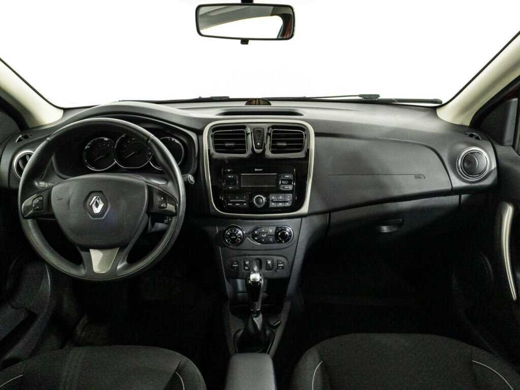 Renault Sandero с пробегом — 2017 год. Фото: #12