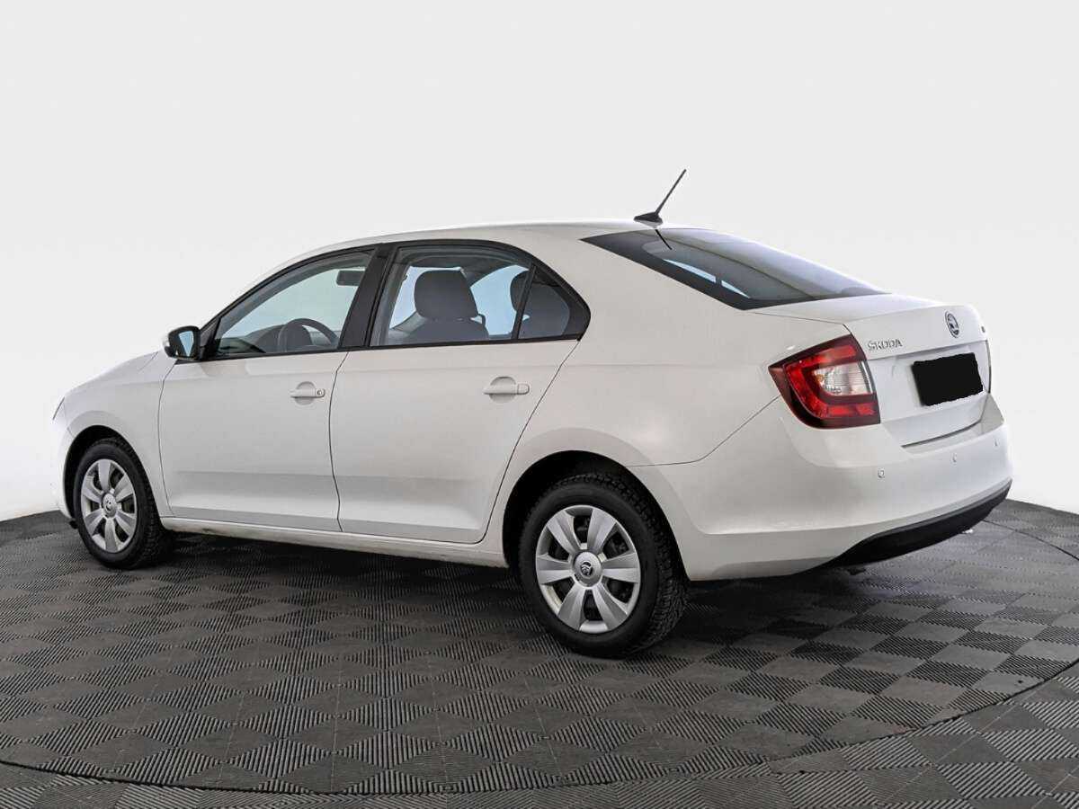 Skoda Rapid с пробегом — 2018 год. Фото: #6