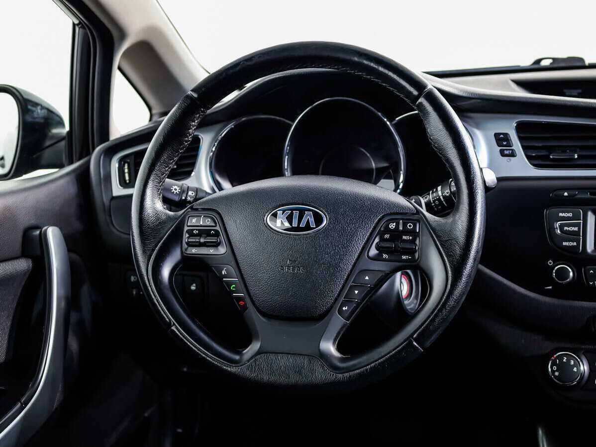 Kia Ceed с пробегом — 2013 год. Фото: #9