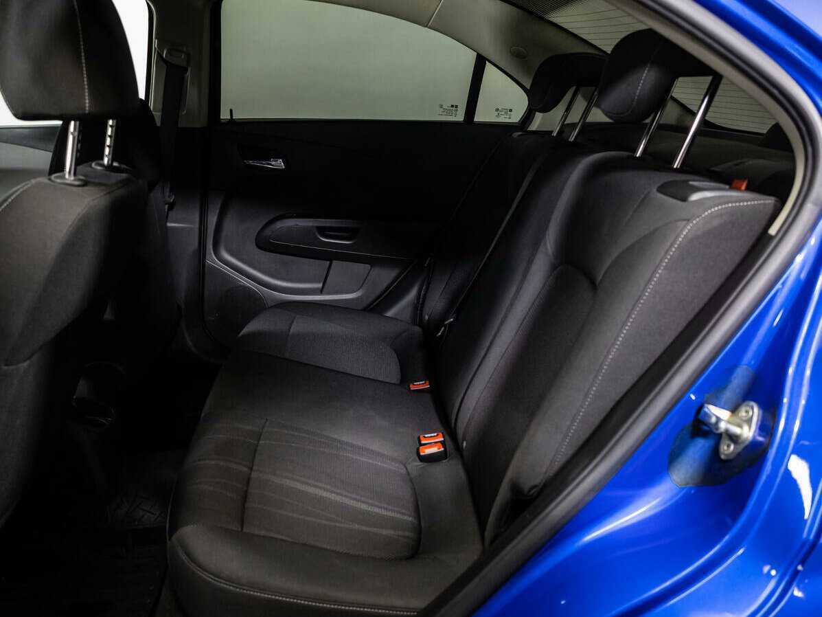 Chevrolet Aveo с пробегом — 2012 год. Фото: #8