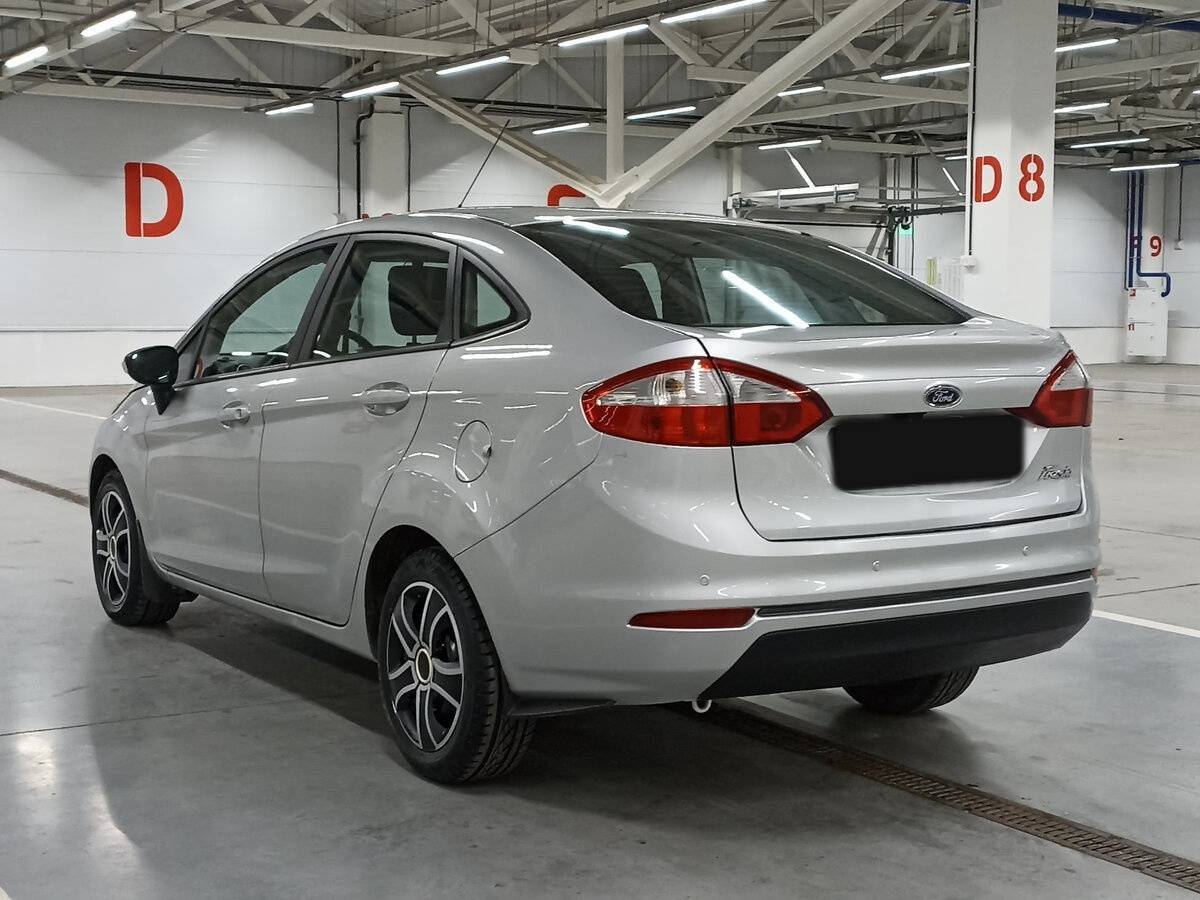 Ford Fiesta с пробегом — 2015 год. Фото: #6