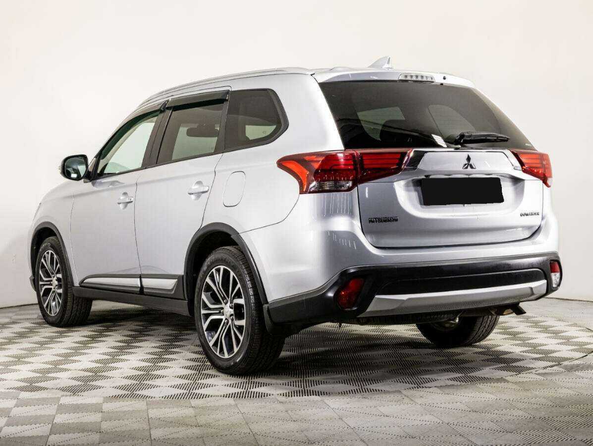 Mitsubishi Outlander с пробегом — 2018 год. Фото: #6