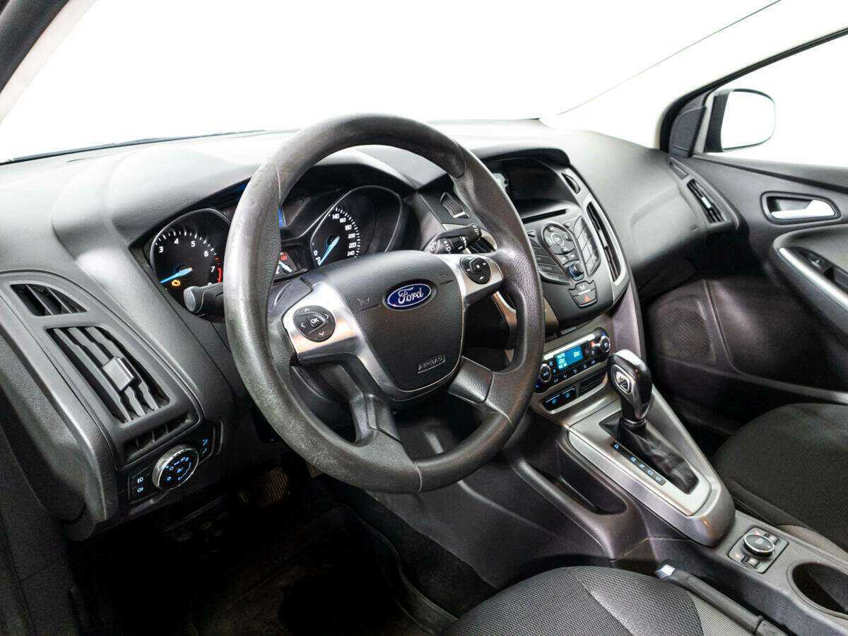 Ford Focus с пробегом — 2013 год. Фото: #10